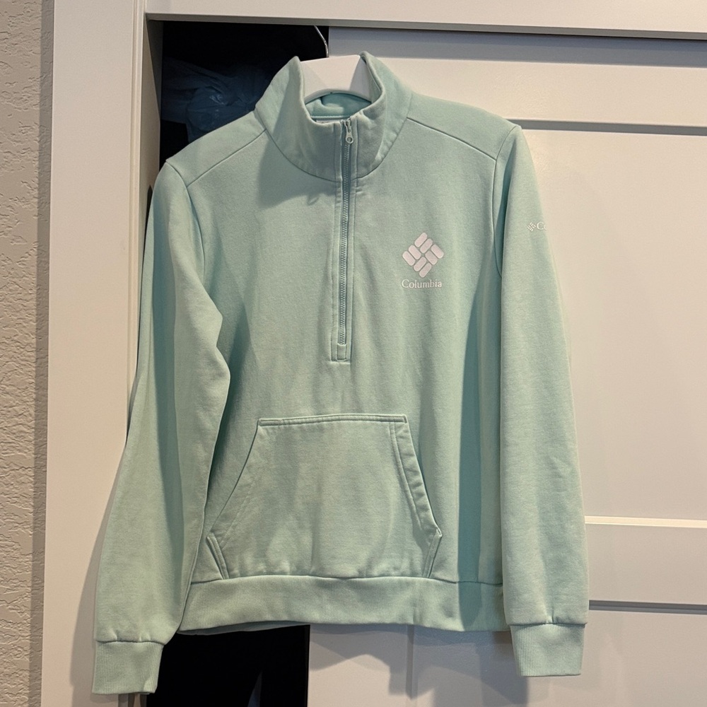 COLUMBIA WOMANS FLEECE SZ. M